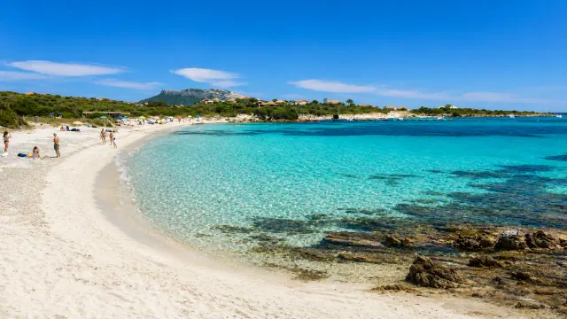 Cala Banana, Olbia — sabbia bianca e mare turchese cristallino