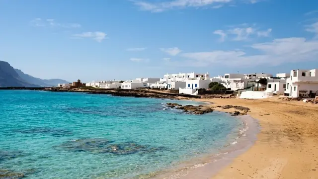 La Laja / Caleta del Sebo — La Graciosa