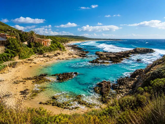 Cala Su Pallosu, San Vero Milis — piccola cala rocciosa con acqua turchese