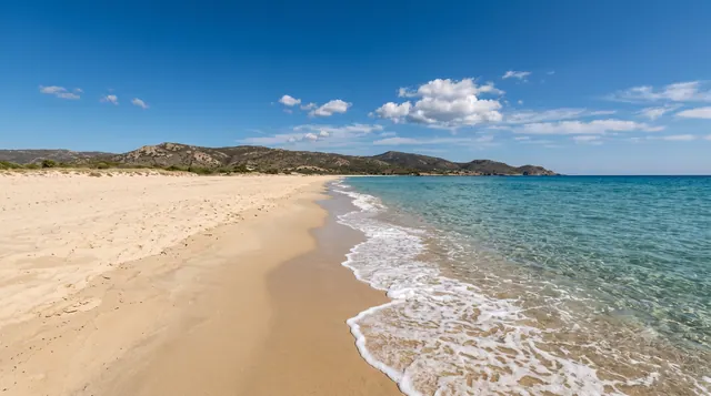 Tanca Manna, Arzachena — lunga distesa di sabbia dorata e acqua cristallina
