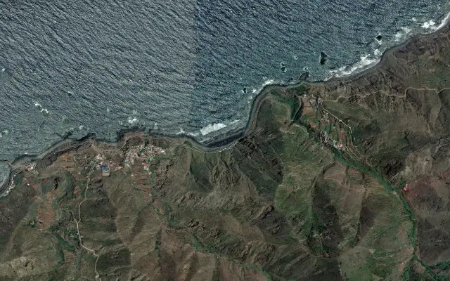 Satellitenansicht der Küste rund um den Strand