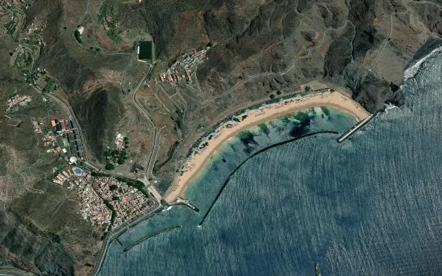 Vista satellitare della costa intorno alla spiaggia